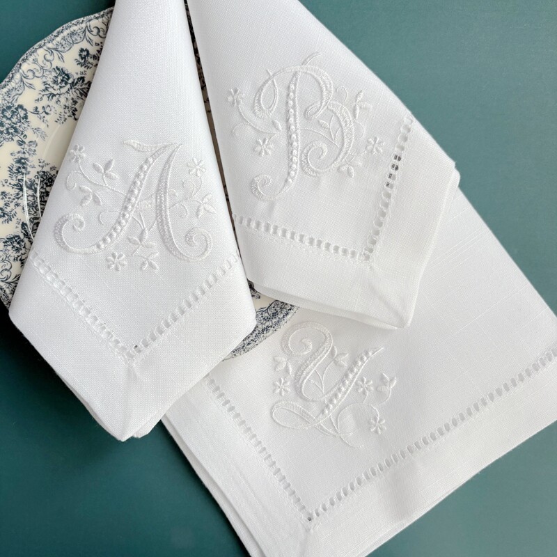 Letter Napkin Monogram Embroid - Monogrammed Handkerchief recensione e prezzo