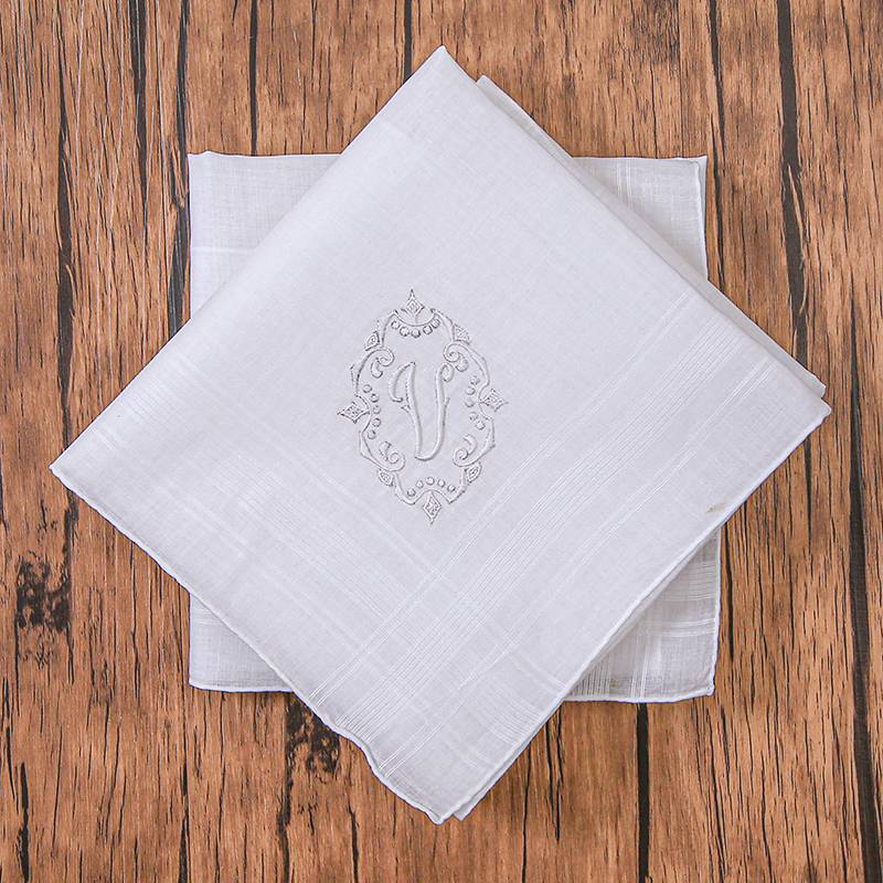 Set of 2pcs Luxurious, Elegant - Monogrammed Handkerchief recensione e prezzo